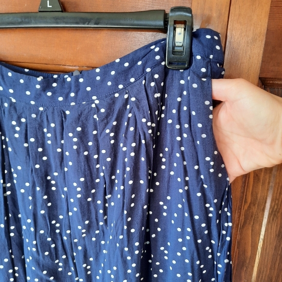 Forever 21 Navy Blue White Polka Dot Print A-line Flowy Midi Skirt Size Large - Picture 5 of 9